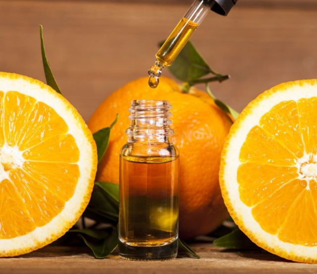 7 Tipe Kepribadian Cewek yang Ditebak dari Bau Parfum Kesukaannya. Tepat Sasaran!