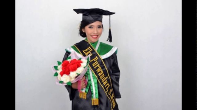 Raup Untung Lewat 12 Jenis Usaha yang Laris Manis Saat Wisuda. Lumayan Buat Tambah Uang Jajan