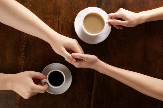 Girls, Ini 7 Hal Romantis yang Bisa Kamu Dapatkan dari Kekasih yang Suka Traveling. Duh, So Sweet