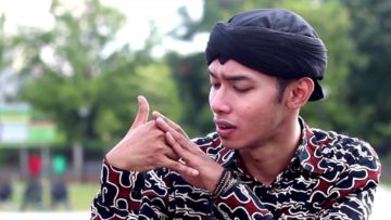 Orang Indonesia Emang Kreatif! 7 Cover Lagu Despacito Ini Dijamin Bikin Ngakak