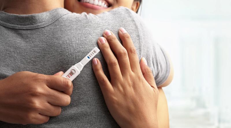 Bedanya Cowok dan Cewek Ketika Mempersiapkan Kehadiran Anak Pertama. Cowok Saking Girangnya Nih!