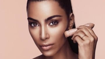KKW Beauty, Kosmetik Kim Kardashian yang Kontroversial. Ludes dalam Waktu Kurang dari 3 Jam Waktu Launching Pertama Lho!