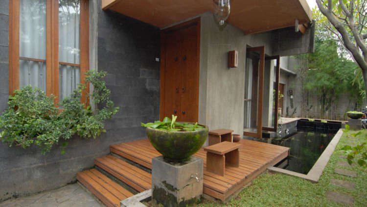 7 Desain Rumah Berlantai Kayu yang Adem dan Minimalis
