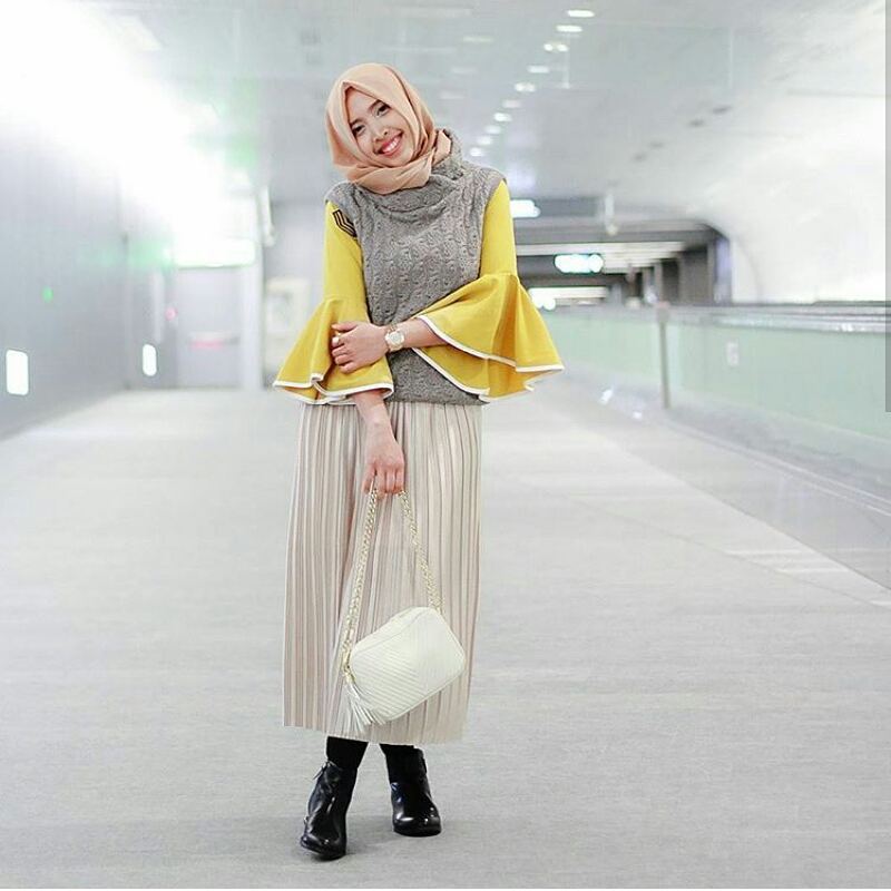 12 Inspirasi Rok Rempel Untukmu yang Berhijab. Inilah Kunci Tampil ...