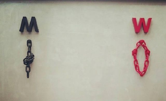 15 Tanda Toilet Paling Unik di Dunia, Yang Tadinya Kebelet Jadi Salah Fokus Deh