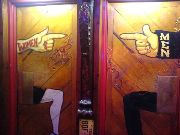 15 Tanda Toilet Paling Unik di Dunia, Yang Tadinya Kebelet Jadi Salah Fokus Deh