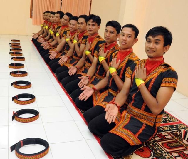 Pagelaran Saman 10.001 Penari Pecahkan Rekor MURI! Kamu Harus Tahu Filosofi Mendalam dari Tarian Ini