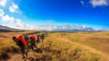 Setahun Ditutup, Gunung Rinjani Akhirnya Dibuka Kembali. Begini Prosedur Pendaftaran Online ke Sana