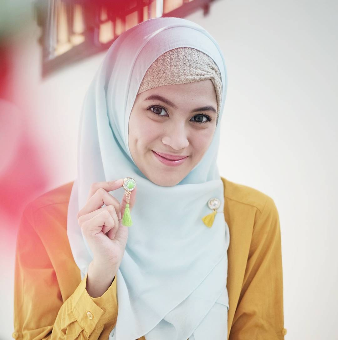 Meniti Tangga Perhijaban Pakai Ciput Rajut yang Makin Melorot Makin Gaul