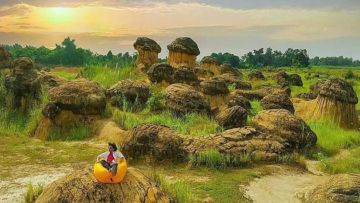 Bukit Jamur, Destinasi Hits di Gresik yang Bikin Kamu Serasa Berada di Negeri Dongeng!