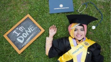 13 Inspirasi Spot Outdoor untuk Foto Wisuda. Biar Lebih Berkesan dan Hasilnya Tetap Istimewa