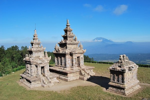 salah satu candi yang ada di kawasan candi gedong songgo