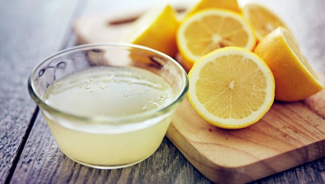 Bosan Sama Komedo yang Sering Datang dan Pergi? Usir dengan Bahan-Bahan Dapur Ini! 5 perasan jeruk