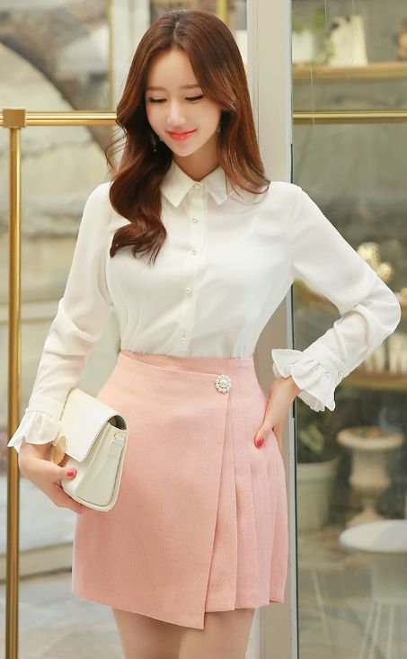 Mau Penampilanmu Jadi Trendi ala Cewek Korea? Coba Saja 10 Padu Padan A-line Skirt Berikut Ini