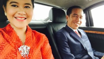 Putri Jokowi Jadi Omongan Lagi karena Naik Pesawat Ekonomi. Figur Publik Nggak Selalu Harus Glamor