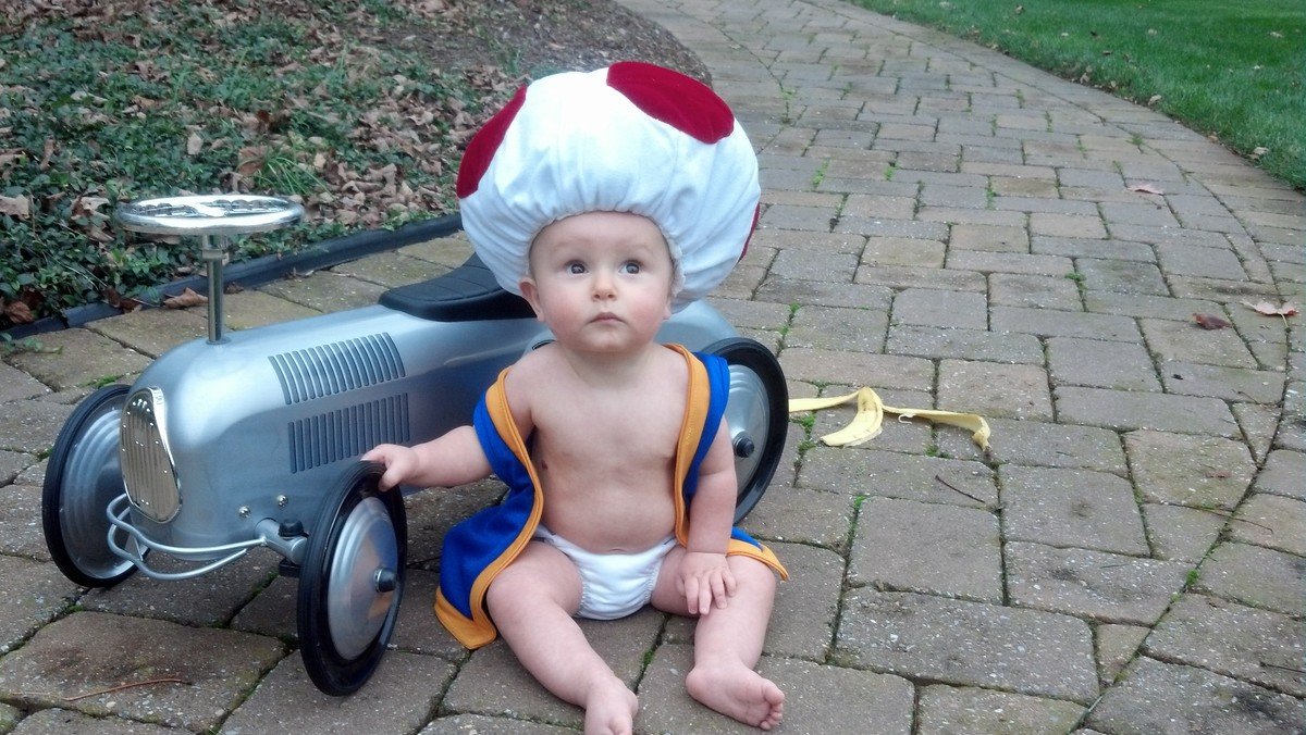 13 Parade Foto Bayi dengan Kostum yang Unik. Mulai 'Dilipat' dalam Sandwich Sampai Baju Monyet. Aih Lucu!