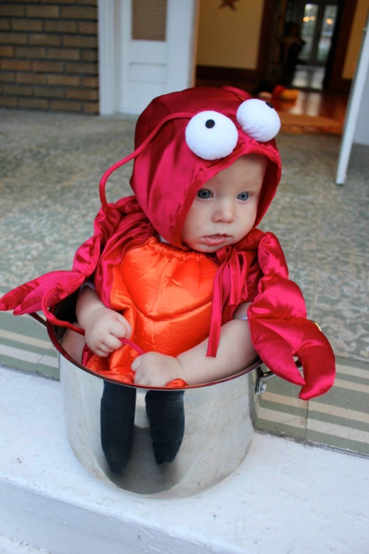 13 Parade Foto Bayi dengan Kostum yang Unik. Mulai 'Dilipat' dalam Sandwich Sampai Baju Monyet. Aih Lucu!