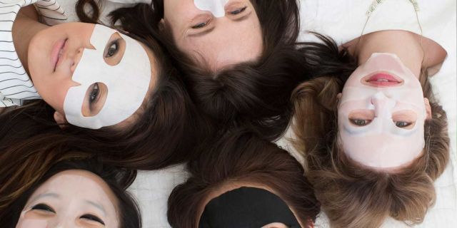 Kenalan Lebih Jauh Sama Sheet Mask, Masker Asal Korea 'Tinggal Tempel' yang Bikin Wajah Jadi Flawless
