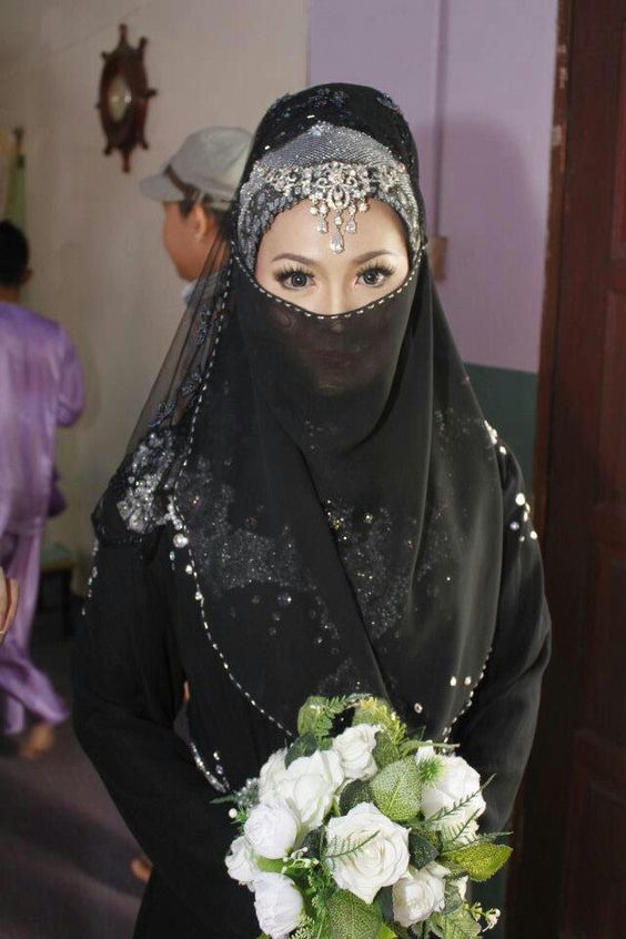 Galeri 15 Inspirasi Gaun Pengantin Bercadar Tampil 