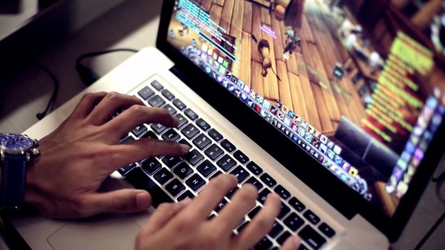 Kata Orang Sih Nggak Ada Faedahnya, Tapi 6 Kegiatan Anak Muda Ini Justru Bisa Bikin Kamu Sukses!
