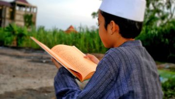 Dua Pelajaran dari Pesantren yang Terpenting untuk Kita Hidup di Indonesia Saat Ini #HipweeJurnal