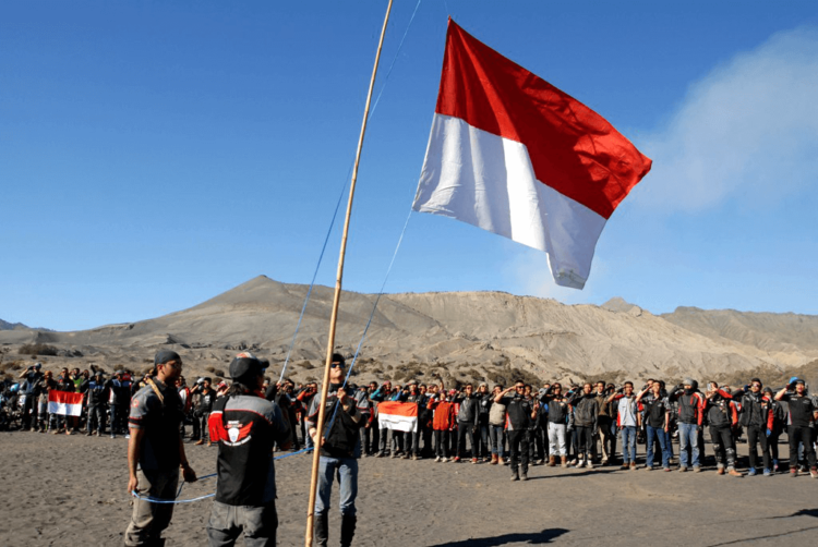 Gunung Rinjani Ditutup, Ini 7 Gunung yang Bisa Kamu Daki Untuk Upacara 17 Agustus!