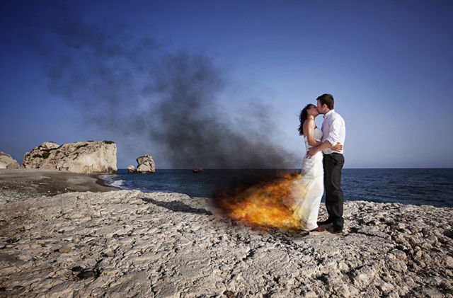 Inilah Prosedur Berbahaya Prewedding dengan Konsep Bakar Gaun yang Lagi Hits di Instagram. Ih, Ngeri!