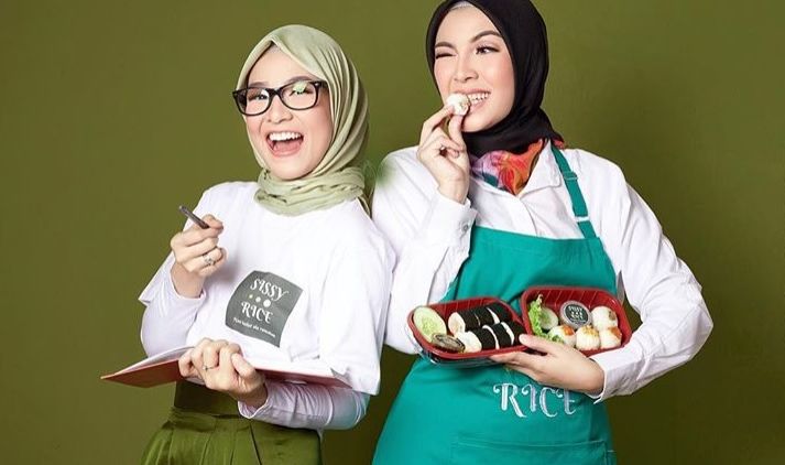 Nggak Sekadar Artis, Mereka Pun Geluti Usaha Lain yang Lebih Kekinian!