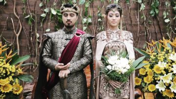 Pernikahan Bertema Game of Thrones dengan Latar Rustic Ini Jadi Sorotan. Unik dan Mengesankan!