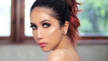 Kenal Lebih Dekat dengan Suhay Salim; Beauty Vlogger Kocak Idola Generasi Milenial