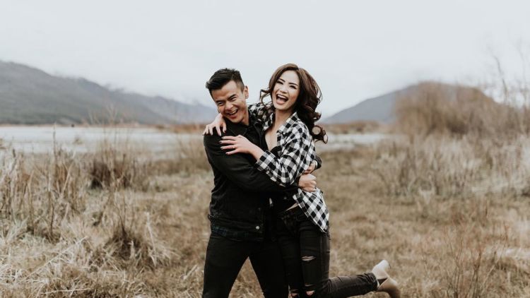 Romantis dan Berkelas, Inilah Kisah Perjalanan Cinta Dion Wiyoko dan Fiona Anthony