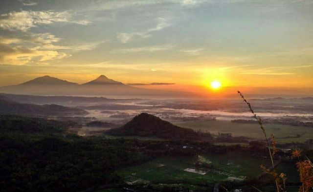 Puncak Moyeng