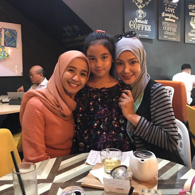 Kisah Singkat Namun Hebat Perjalanan Cinta Bella-Emran. Hanya Butuh 6 Bulan Sampai ke Pelaminan