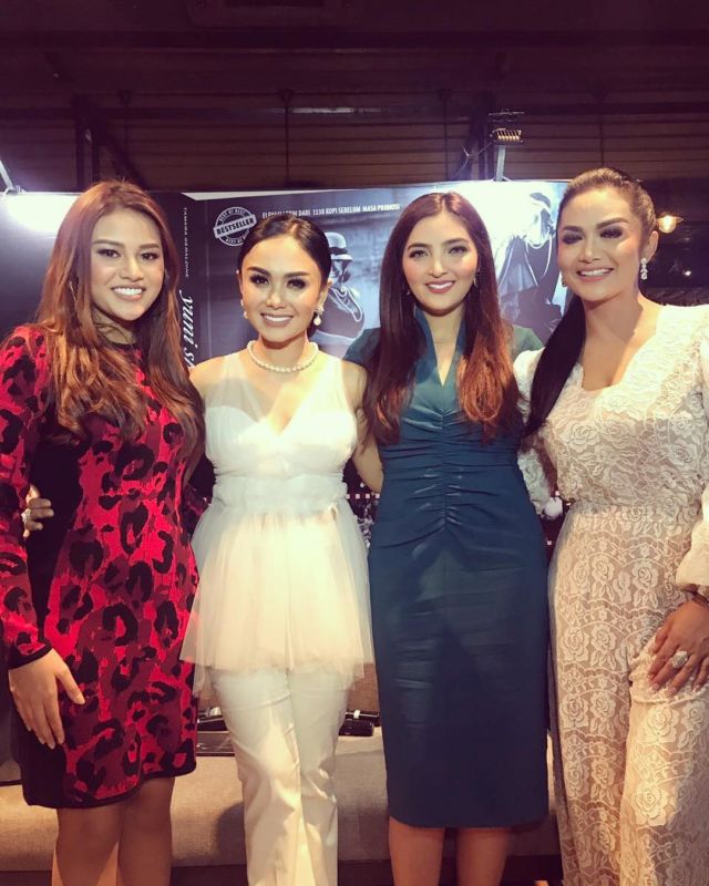 Lagi-lagi Aurel Kena Bully Soal Penampilannya yang Tampak Tua. Kayaknya Warganet Butuh Dirukiah Deh!
