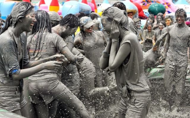 9 Festival Dunia Paling Asyik buat Gila-gilaan, Catat Waktu Gelarannya Masing-masing!