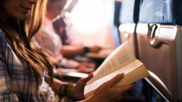6 Buku Ini Nih yang Siap Membawamu Keliling Dunia. Sudah Dibaca?