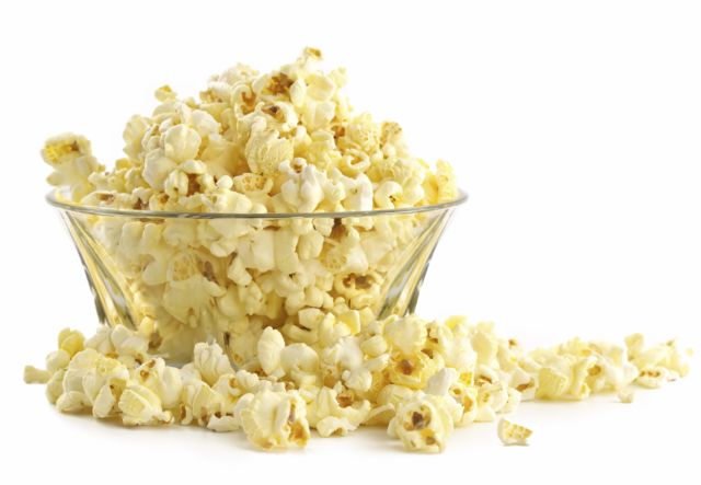 7 Makanan Lezat yang Aman untuk Penderita Diabetes 5 Nyemil popcorn tawar aman kok