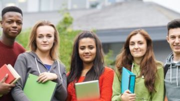 Anak SMA Wajib Baca! 8 Hal Ini Pasti Kamu Rasakan Ketika Sebentar Lagi Akan Lulus SMA