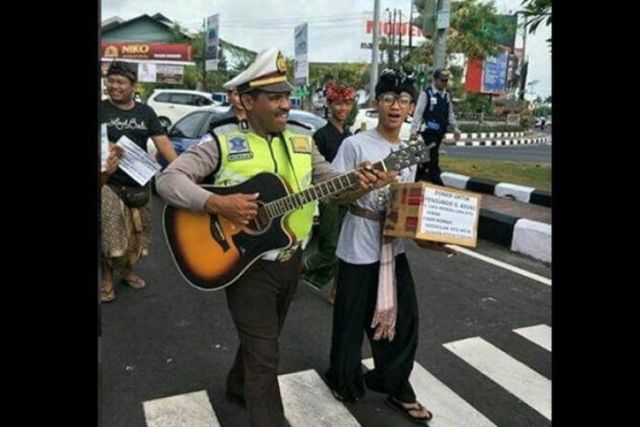 6 Hal yang Sudah Orang Lakukan Untuk Pengungsi Gunung Agung. Fix Bikin Terharu! 14 6 Hal yang Sudah Orang Lakukan Untuk Pengungsi Gunung Agung. Fix Bikin Terharu!