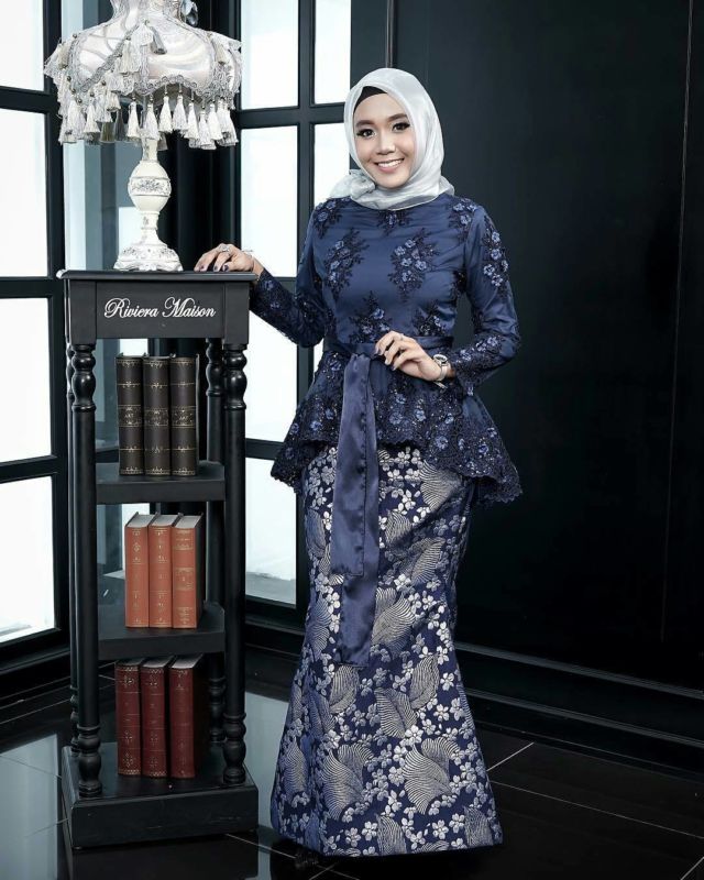 Terpopuler 39 Warna  Baju  Kebaya Yang  Cocok  Untuk  Kulit 