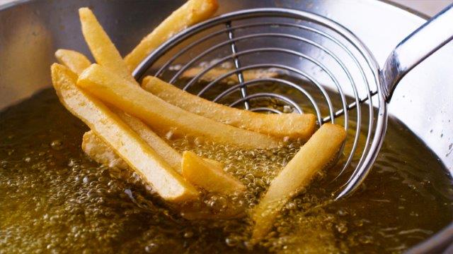 Meniriskan Minyak Pada Makanan Agar Lebih Awet