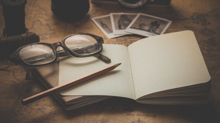 Sejarah Tentang Penulis Novel Pertama di Dunia. Nambah Wawasan Banget Nih!