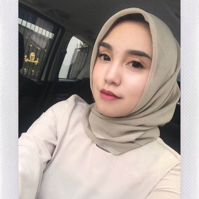 Kisah Cinta Alma: dari Bergaul dengan Awkarin, Berhijrah, Hingga Dinikahi Taqy Malik Seorang Hafiz Quran