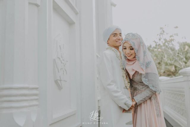 Kisah Cinta Alma: dari Bergaul dengan Awkarin, Berhijrah, Hingga Dinikahi Taqy Malik Seorang Hafiz Quran