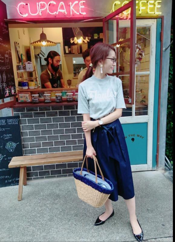 Kece deh foto di depan kedai