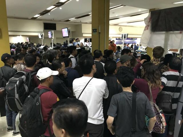 Lagi, Lion Air Delay Parah Hingga Berjam-jam. Penumpang yang Terlantar Pun Ngamuk!