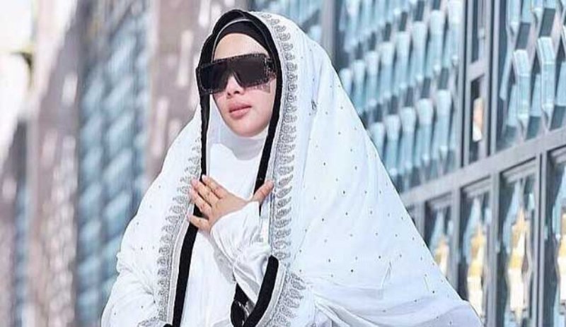 Secercah Harap dari Syahrini, Korban First Travel Akan Pergi ke Tanah Suci