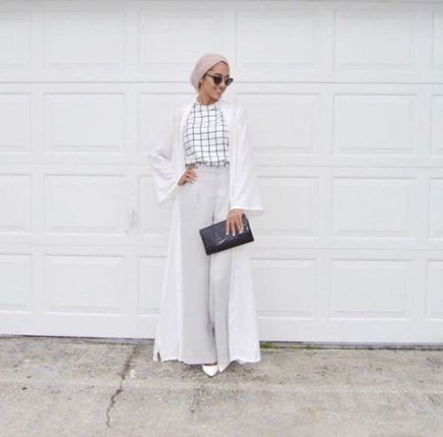 10 Padu-padan Celana Longgar Buat yang Berhijab. Sisihkan Dulu Baju Ketat-ketat