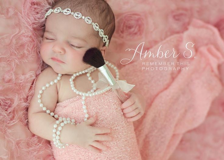 15 Inspirasi Foto Bayi Baru Lahir yang Super Kece. Temanya Bisa Kamu Sontek Nih