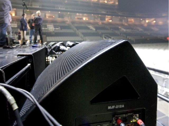 Monitor di Panggung